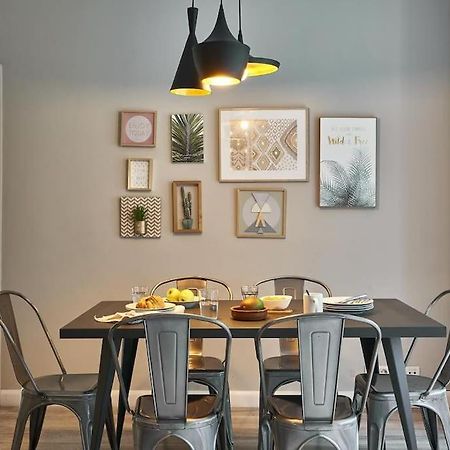 Magnificent 4 Bedroom Apartment In Eixample Barcelona Kültér fotó