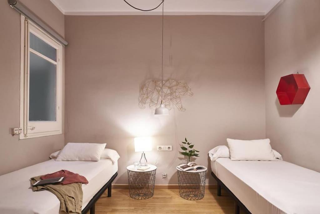Magnificent 4 Bedroom Apartment In Eixample Barcelona Kültér fotó