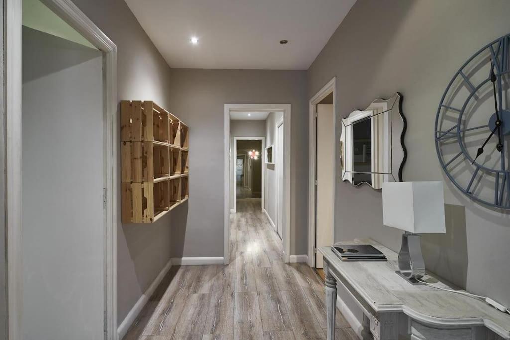 Magnificent 4 Bedroom Apartment In Eixample Barcelona Kültér fotó