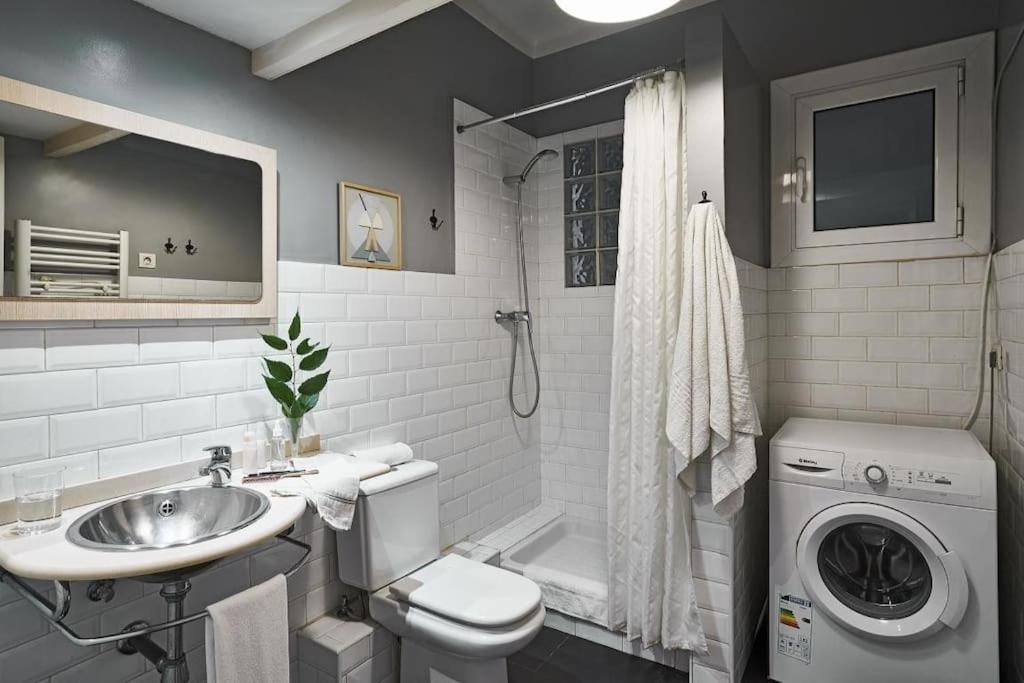 Magnificent 4 Bedroom Apartment In Eixample Barcelona Kültér fotó