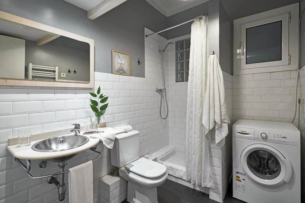 Magnificent 4 Bedroom Apartment In Eixample Barcelona Kültér fotó